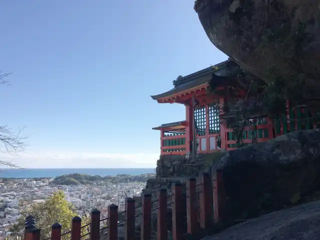 神倉神社とゴトビキ石