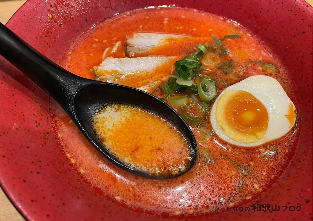 赤豚骨ラーメンのスープ